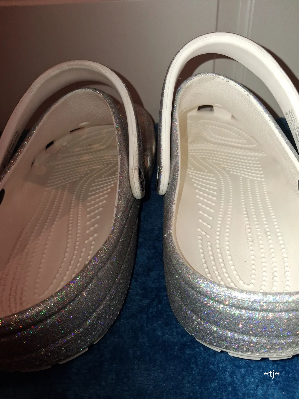Womens Silver Glitter Crocs-Style Comfort Clogs
